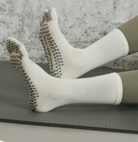 Vente chaude Femmes Fitness Pilates Yoga Sport Antidérapant Haute Qualité Coton Personnalisé Long Grip Chaussettes Pilates