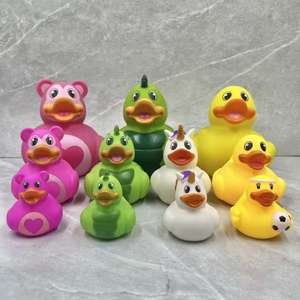 Pato Amarillo con Rociador de Agua, Personalizable con Logotipo, para Niños de 2 a 4 Años, Unisex, de Plástico Colorido, Diseño Único de Animal de Dibujos Animados - Product Image 1