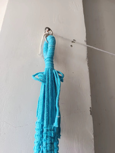 Porte-plante en macramé fait main, corde bleue tressée, pot suspendu violet, style bohème, décoration intérieure, utilisation en salon - Product Image 3