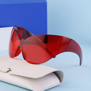 Gafas de sol deportivas extragrandes de estilo europeo americano para mujer, protección UV400, montura de PC resistente al viento, gafas de ciclismo para exteriores con protección solar clase 2 - Product Image 4