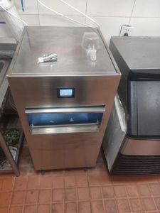 Commercial 120kg Automatic Nugget <b>Ice</b> Cream Snow Flakes Bullet Making Machine <b>Maker</b> Cube <b>Ice</b> <b>Maker</b> - Product Image 3
