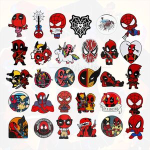88 diseños de broches de metal esmaltado con logo de anime, superhéroes de Marvel, <span class=keywords><strong>Spiderman</strong></span> y Deadpool, para sombrero y cuello - Product Image 1