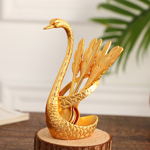 Cuillères en métal rétro de luxe léger style européen et américain, motif plume de cygne, pour usage domestique, desserts, café, fruits, <span class=keywords><strong>restaurant</strong></span> haut de gamme créatif - Product Image 3