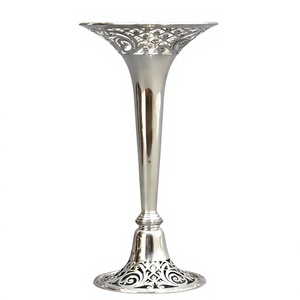 Elegante Florero de Metal Plateado en Forma de Trompeta, Hecho a Mano, Decorativo para el Hogar, Bodas, Sala de Estar, Florero Decorativo de Piso - Product Image 1