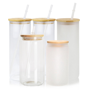 Magazzino per il trasferimento a caldo da 25 once di birra smerigliata, tazze di vetro a sublimazione diritte, con coperchio in paglia e bambù - Product Image 2