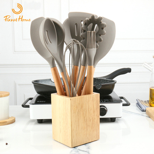 木柄硅胶厨具不粘炊具厨具套装勺子刮刀烹饪刮刀勺子工具用具 - Product Image 1