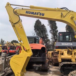 Excavatrice Kobelco PC130 jaune d'occasion, modèle sur chenilles, 13 tonnes, équipement de construction - Product Image 4