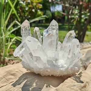 Vente en gros de grappes de quartz clair naturel de qualité supérieure, cristaux bruts, artisanat en cristal, grappe de cristal Feng Shui pour la décoration - Product Image 2