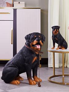 פסלון כלב רוטוויילר ריאליסטי עשוי שרף לגינה, פטיו או חצר, קישוט לבית או למשרד. - Product Image 1