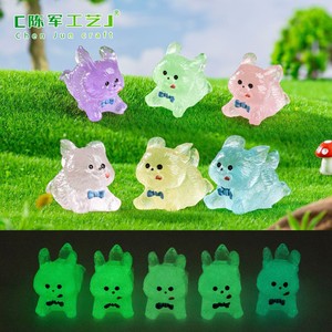 Mini-ornements décoratifs DIY Weij Moss : Adorable petit chien blanc en mouvement pour micro-paysages, voitures et bureaux - Product Image 4
