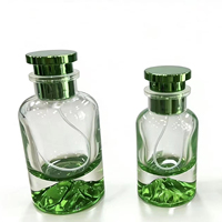 Flacon de parfum en verre rond OEM personnalisé en gros, base volcanique, transparent, or, rouge, vert, blanc, argent, 30 ml, 50 ml, 100 ml, avec boîte