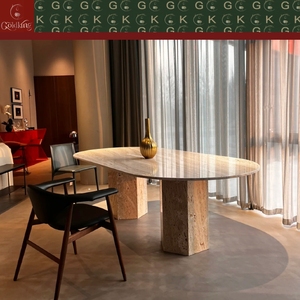 Mesa de Jantar Oval de Luxo Moderna GOLDKING em Travertino Bege Natural com Pernas Hexagonais Duplas Polidas OEM ODM - Product Image 2