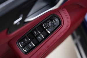 Porsche Macan 2.0T essence bleue bien utilisée 16,000 kilomètres Original juin <span class=keywords><strong>2022</strong></span> couvercle de coffre peint pour la conduite quotidienne épicerie - Product Image 6