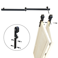 Kit de quincaillerie moderne pour porte de grange coulissante bi-pliante de 3 à 6,6 pieds, en alliage d'aluminium durable, avec rail à roulettes pour 2 portes, glissement fluide et silencieux, fixation par vis