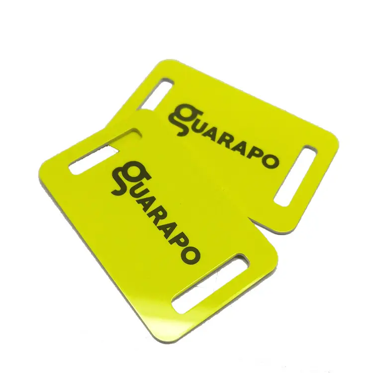 Aangepaste Niet-standaard Plastic Pvc Combo Card Gestanst Rfid Pvc Loyaliteit Tag Kaart Met Gaatje