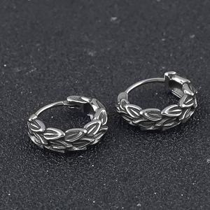 Pendientes Minimalistas de Acero Inoxidable, Pendientes de Moda Vintage, Ear Cuff para Mujeres y Hombres, Fabricación de Joyería Personalizada - Product Image 4