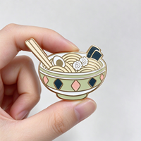 Épinglette en émail dur de collection haut de gamme, design artistique adorable bol de nouilles, en alliage, personnalisée
