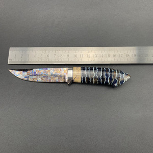 Cuchillo Fijo de Edición Coleccionista con Hoja de Damasco Mosaico, Dientes de Mamut Blanco y Hielo, con Mango de Madera para Caza y Exhibición - Product Image 6