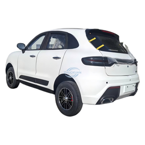 Mini-voiture électrique blanche fermée, SUV compact à énergie nouvelle, véhicule familial pour adultes - Product Image 1
