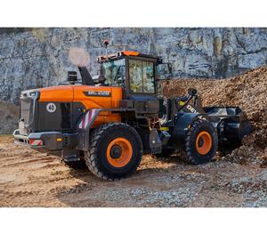 Chargeuse sur pneus hydraulique de 13 tonnes de haute qualité DL220-7 119 kW avec <span class=keywords><strong>fourche</strong></span> <span class=keywords><strong>à</strong></span> palettes <span class=keywords><strong>pour</strong></span> la manutention industrielle des matériaux - Product Image 6