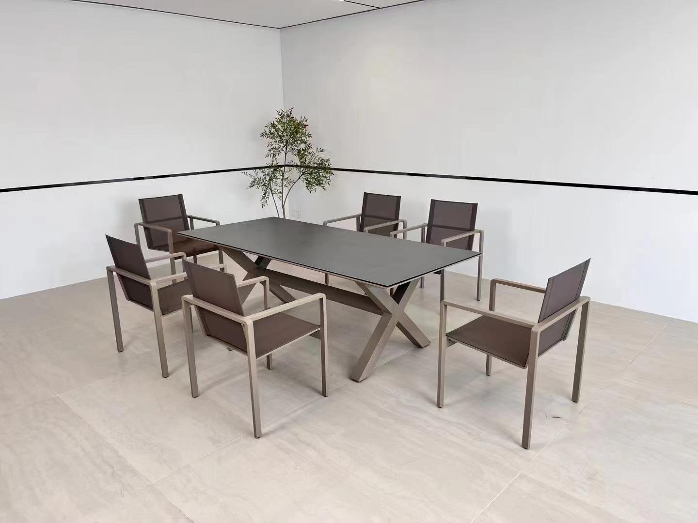 สีน้ำตาล