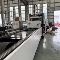 Découpeur de tubes laser à fibre CNC haute puissance 6000W 30KW pour la découpe industrielle de tuyaux en métal et en acier