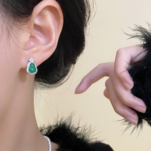 Pendientes Wenchi S925 de Plata Pura con Jade Verde Calabaza, Joyería de Lujo de Alta Gama con Incrustaciones de Oro de 18K, Estilo Chino, Modelo 21867 - Product Image 3