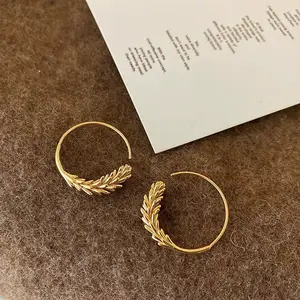 Neuzugang vielseitiger unregelmäßiger Goldblatt-Hoop-Ohrringe Schmuck