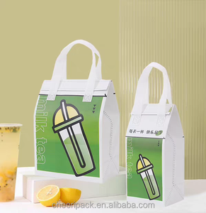 Sac de livraison thermique non tissé écologique et biodégradable avec logo personnalisé pour un service de restauration durable - Product Image 3