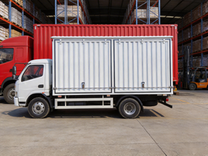 Camion <span class=keywords><strong>de</strong></span> service tout-terrain Isuzu robuste avec suspension renforcée pour les chantiers <span class=keywords><strong>de</strong></span> construction, véhicule d'entretien industriel - Product Image 2