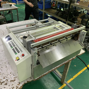 Machine de découpe automatique de rouleaux de papier en feuilles de 34 m/min et 600 mm de largeur, avec moteur et composants essentiels du moteur à roulement. - Product Image 2