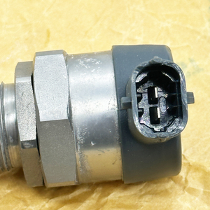 วาล์วควบคุมแรงดันระบบคอมมอนเรล Camenzind 03L130089A 0281002859 057130764H สำหรับ Audi Skoda VW รถกอล์ฟ - Product Image 3