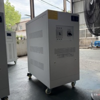 Régulateur de tension automatique triphasé à enroulement en cuivre 120 kVA |   98% d'efficacité élevée, écran LCD |   Certifié CE et ISO9001