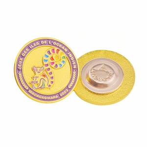 Épingles en émail 3D en forme d'ours doré, émail souple, aimantées, pour <span class=keywords><strong>les</strong></span> Jeux des î<span class=keywords><strong>les</strong></span> de l'Océan <span class=keywords><strong>Indien</strong></span>, vente en gros, fabrication - Product Image 3