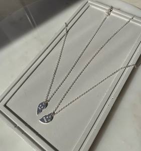 Inspire Jewelry Acier inoxydable plaqué or MEILLEURS AMIS Ternish Free Gold Silver Rose-Gold Set of two half heart Word Necklace - Product Image 6