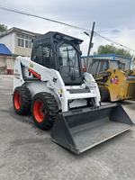 Chargeuse sur pneus Bobcat S16 d'occasion avec godet à vendre