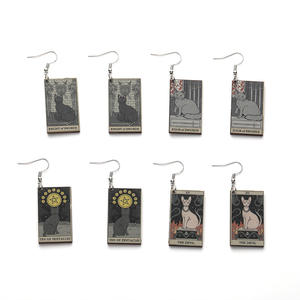 Boucles d'oreilles à clous semi-gérées, écologiques, style européen et américain, design de carte de tarot, plaqué or 14 carats, unisexe, vente en gros - Product Image 5