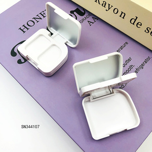 Caja de sombra de ojos plegable cuadrada multifuncional Espejo de casete de sombra de ojos de <span class=keywords><strong>2</strong></span> rejillas - Product Image 2