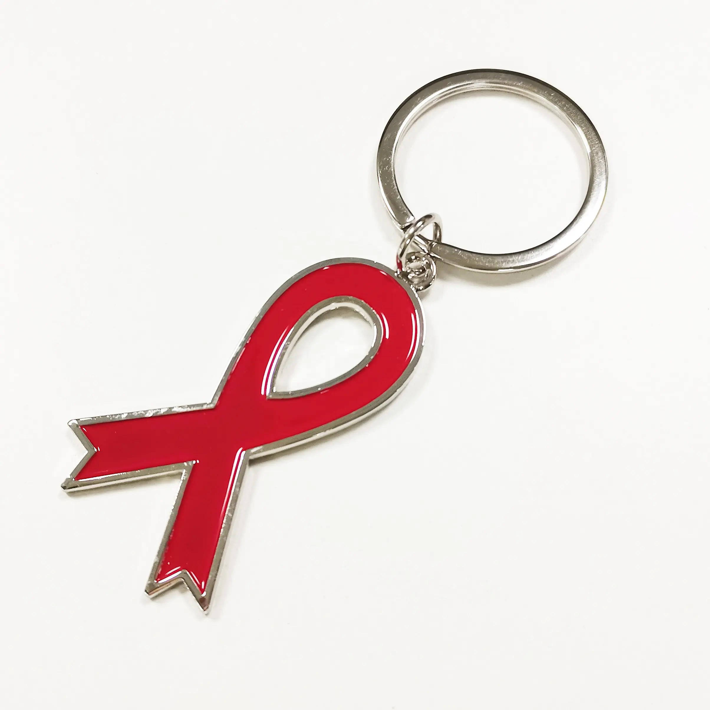 Atacado personalizado Red Ribbon Keychain Amor Doações Lembrança Presentes esmalte metal Keyring