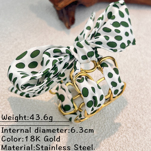 Bracciale a Sciarpa Y & <span class=keywords><strong>S</strong></span> in Acciaio Inossidabile Premium, Placcato <span class=keywords><strong>Oro</strong></span> 18K, Design di Nicchia, Gioiello Resistente allo Sbiadimento - Product Image 6