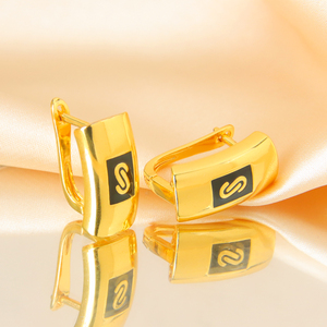 Pendientes de Clip de Lujo con Circonita de Dubái, Chapados en Oro de 21k, Diseño Moderno, Antideslustre, para Mujer, para Bodas y Fiestas - Product Image 4