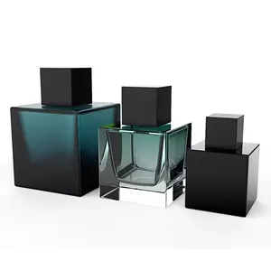 Bouteille de parfum en verre cubique de 100ml Couvercles OEM carrés Bouteille de parfum rechargeable Bouteille de parfum en verre vaporisateur de 30ml