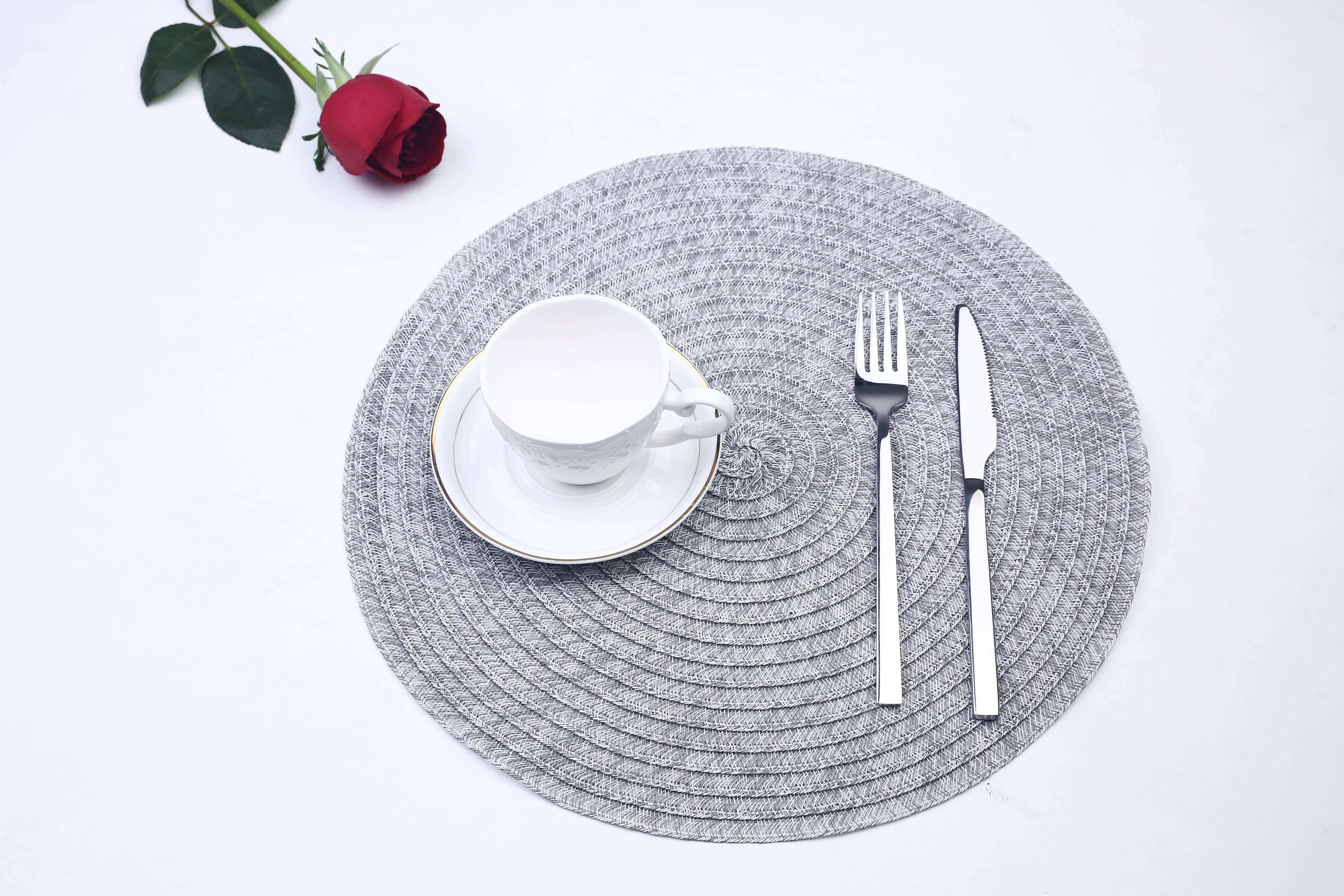 สีเทาอ่อน