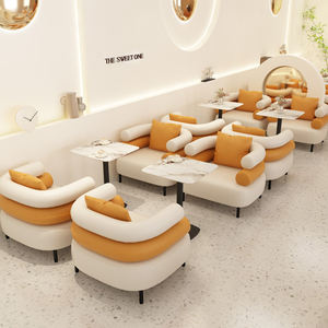 Set di Tavoli e Sedie in Legno Massello Curvo Moderno per Caffè e Ristoranti, Arredamento con Divanetti - Product Image 2