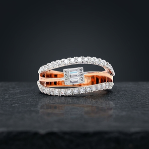 Bague de cocktail classique unisexe AMBER JEWELS T-1168 en or massif 14K avec diamant de laboratoire taille marquise serti à griffes et bande plaquée or 14K - Product Image 1