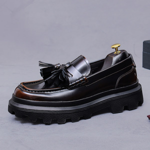 Men's large-sized slouchy platform leather suede glossy loafers in retro color scheme with removable leather <b>insoles</b> - Product Image 3