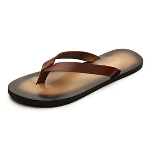Sandales tongs vintage en cuir véritable pour homme – Claquettes d'été en cuir de vachette, simples et confortables pour la plage et l'extérieur – Personnalisables - Product Image 1