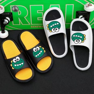 2024 été PVC sandales pantoufles mignon <span class=keywords><strong>dinosaure</strong></span> ménage salle de bain femmes et hommes Couple bas prix en gros pantoufles zapatillas - Product Image 6