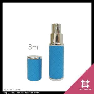 Flacon pulvérisateur de parfum miniature en aluminium portable, sérigraphié et rechargeable avec bouchon à vis pour les soins cosmétiques - Product Image 2