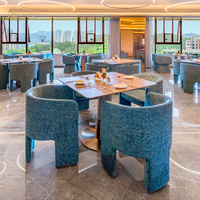 Ensemble de table et de chaises en bois personnalisé pour hôtel de luxe, café, salon de thé, mobilier de restaurant commercial, solution unique pour hôtel